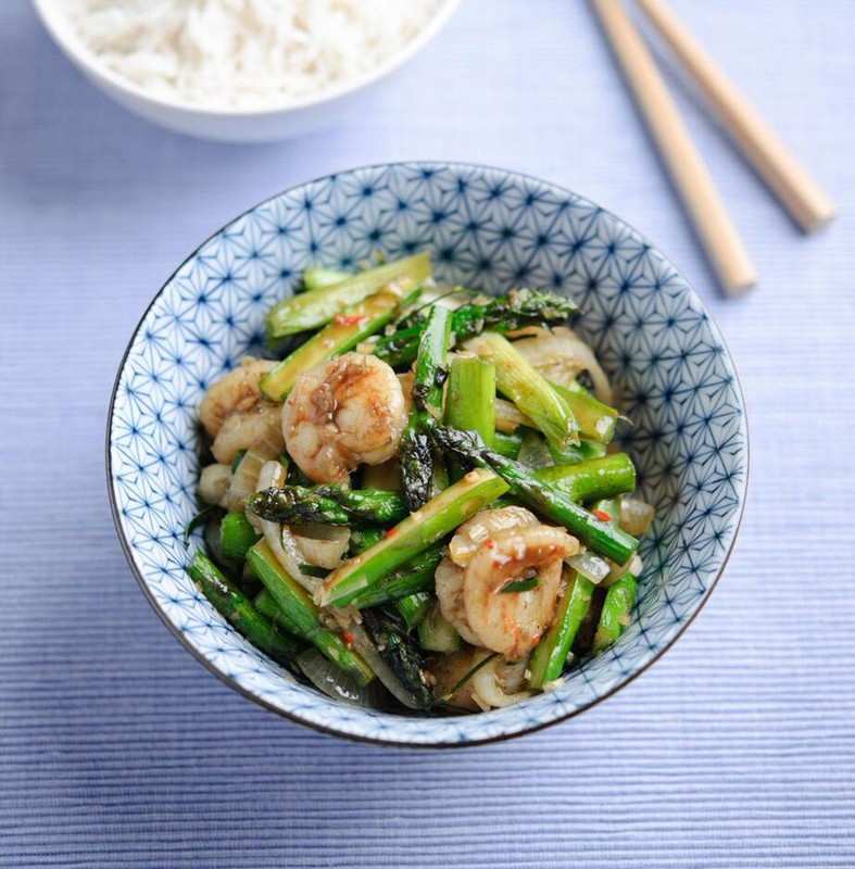British Asparagus, Chilli, Lemongrass and Lime Leaf Stir Fry with King Prawns