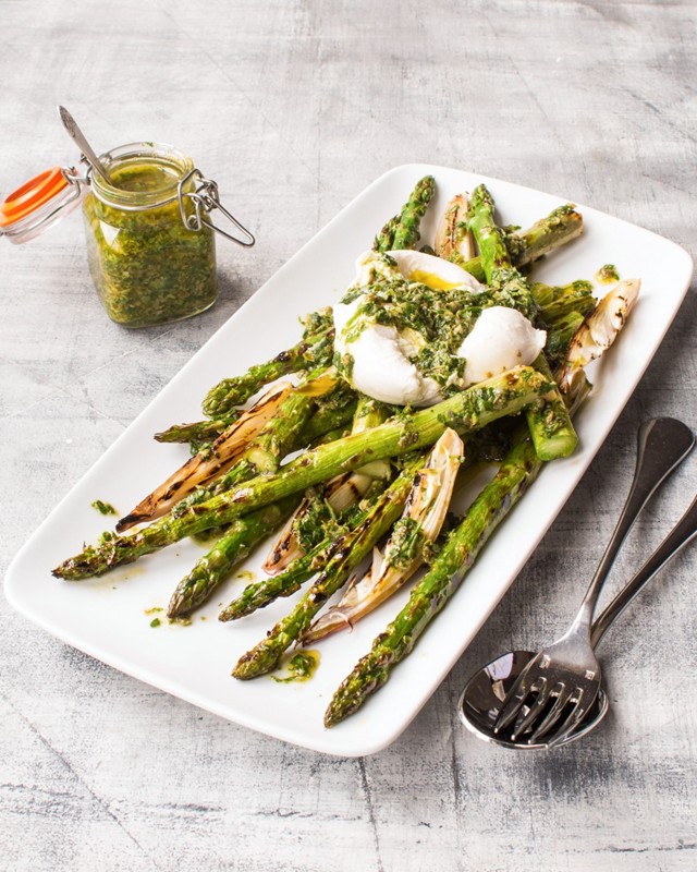 Griddled British asparagus and shallots with salsa verde and burrata