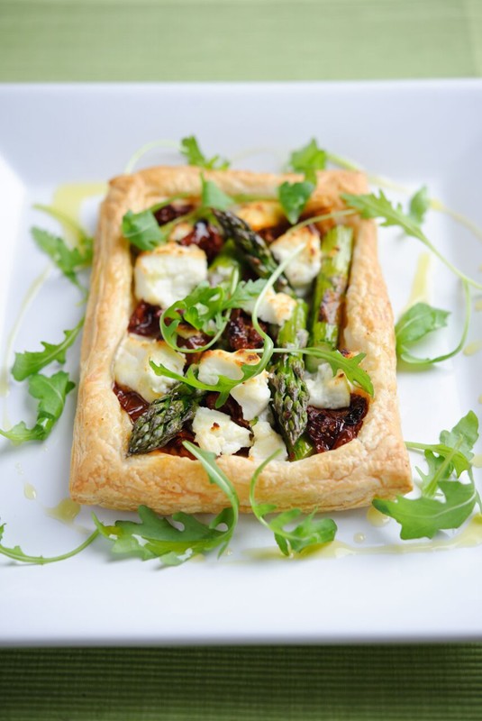 Rustic British Asparagus Tartlets with Goats’ Cheese, Sun Dried Tomatoes and Rocket