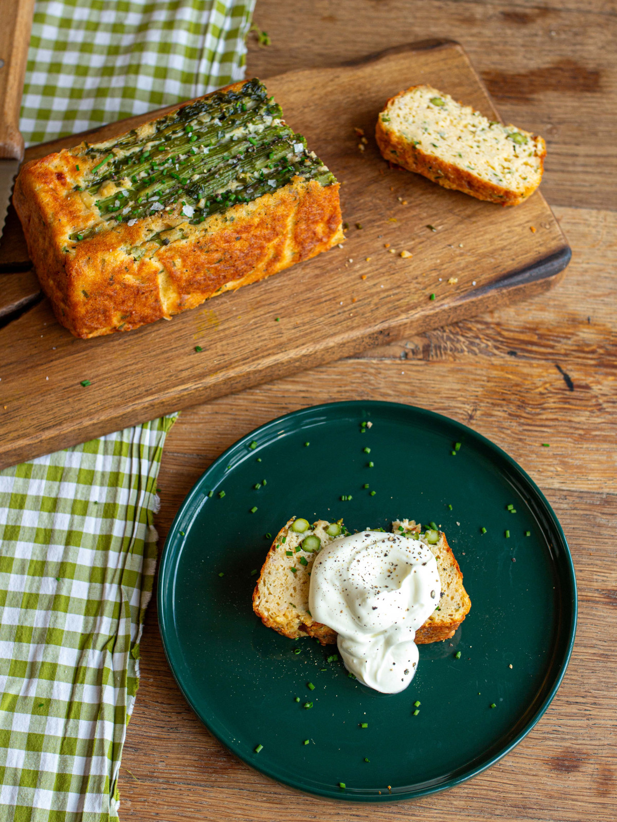 Asparagus and yoghurt savoury breakfast cake